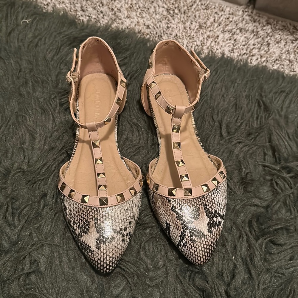 Snake Printed Studded Flats - size 7.5